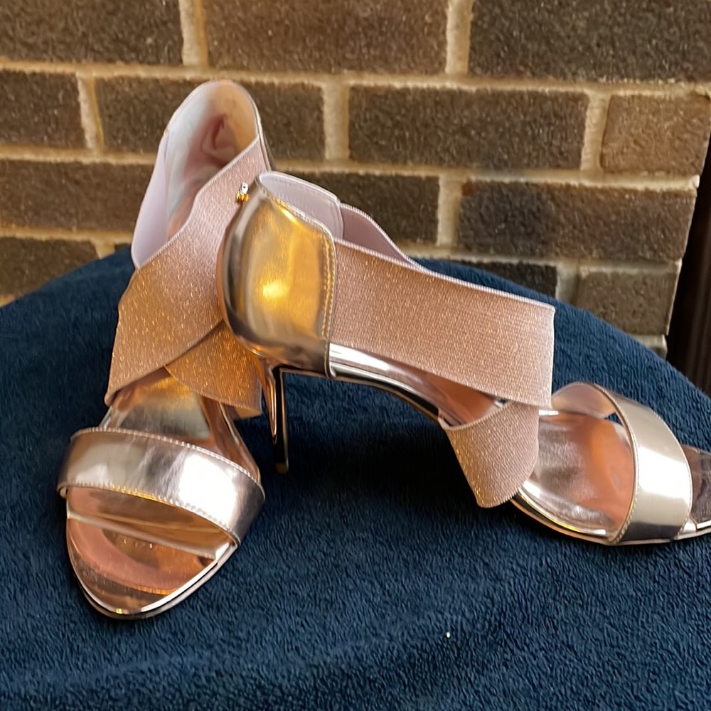 Final drop - Brand New; Never Worn Ted Baker “Leniya” Rose Gold Shoes. Size 9.5. - Picture 2 of 7